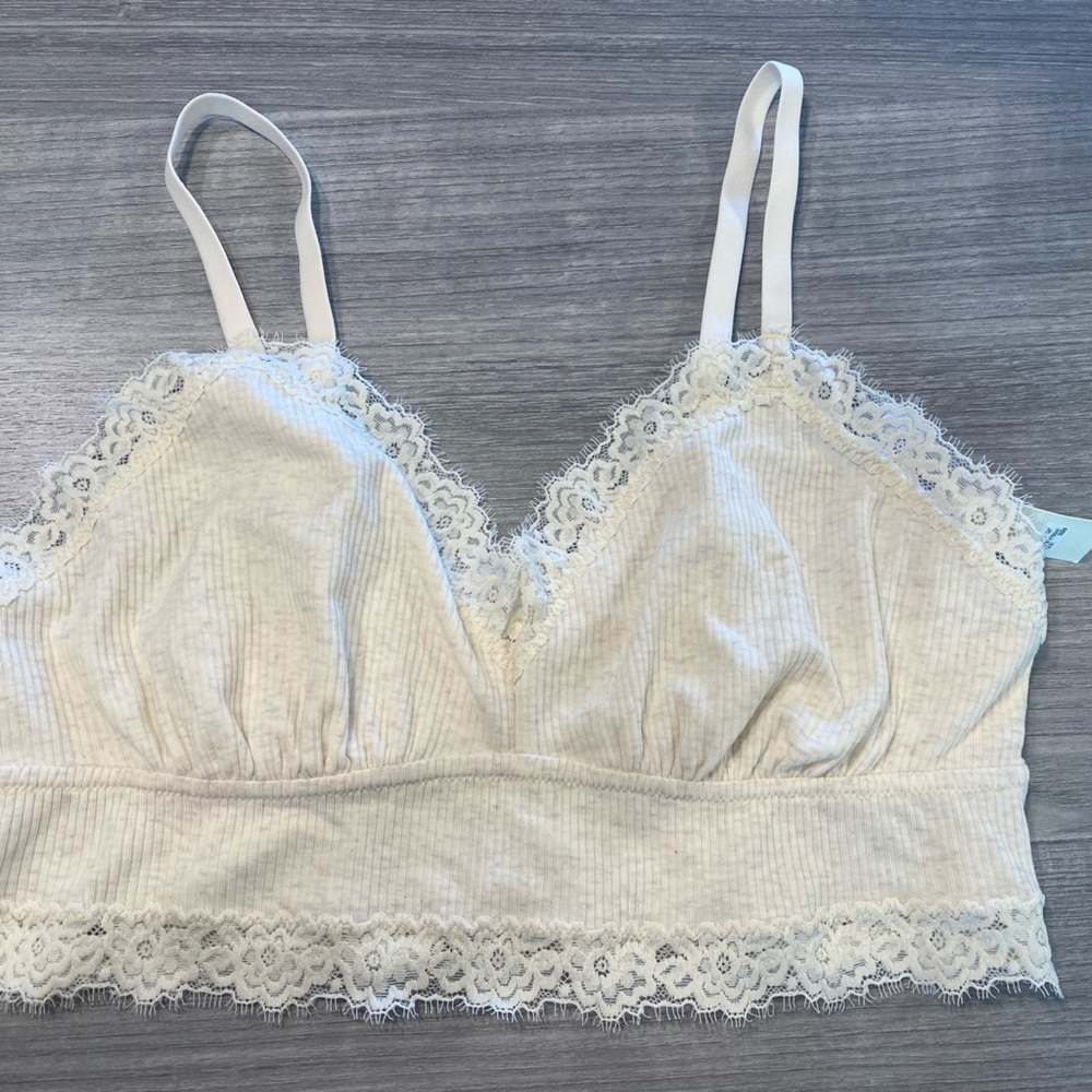 Aerie off white bralette NWT Size: L